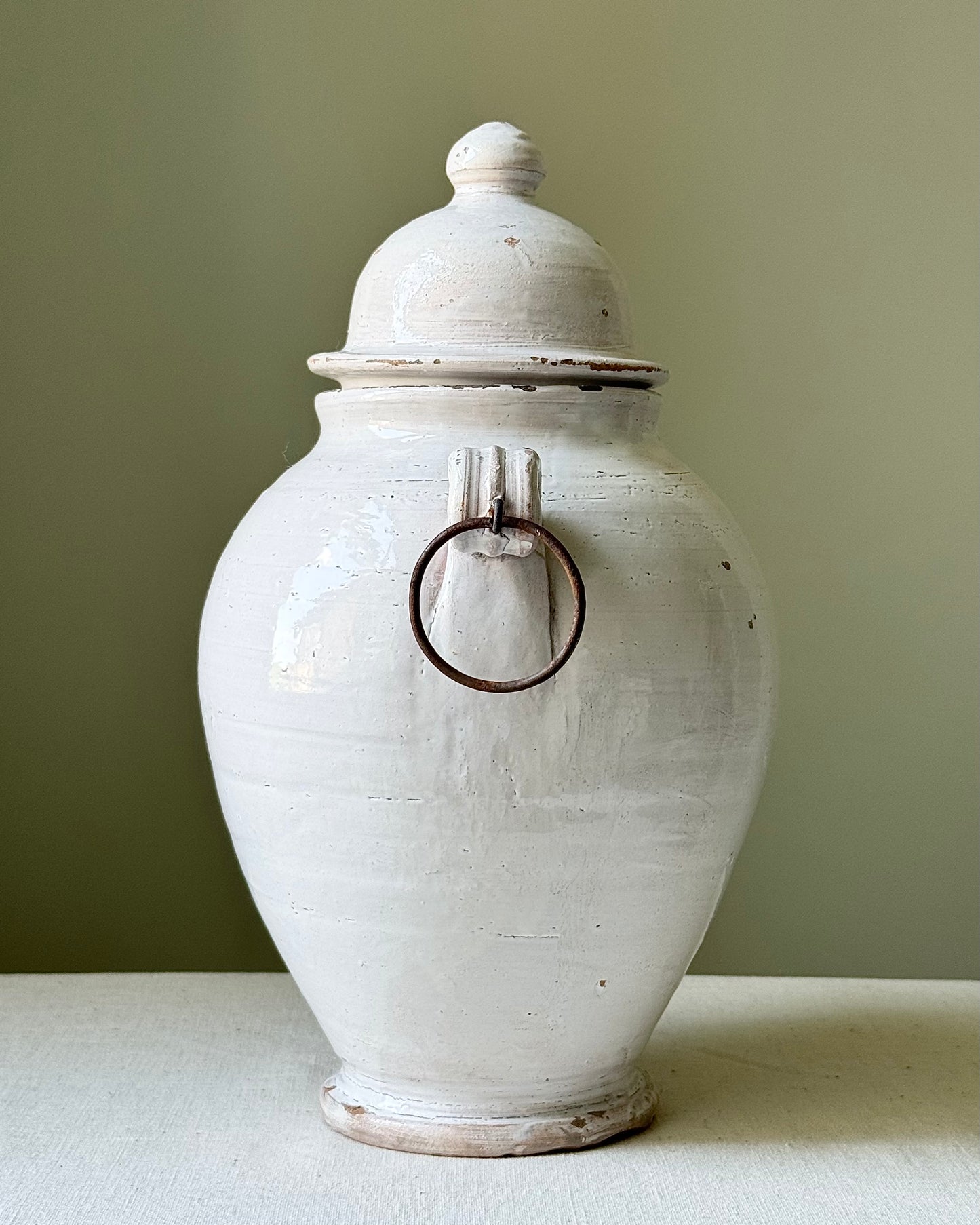 Medium White-Glaze Puglian Jar