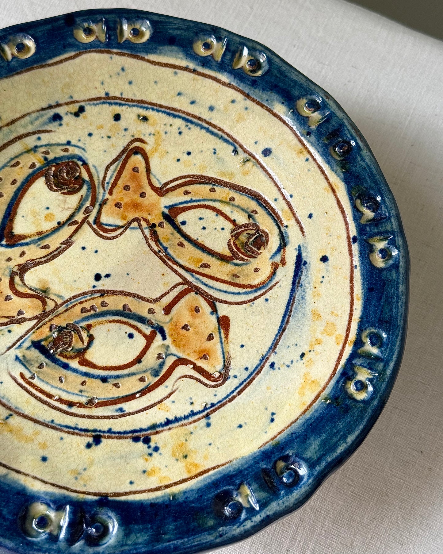 Southern Italian Mid-century Folk Pedestal Fish Motif Ceramic Plate