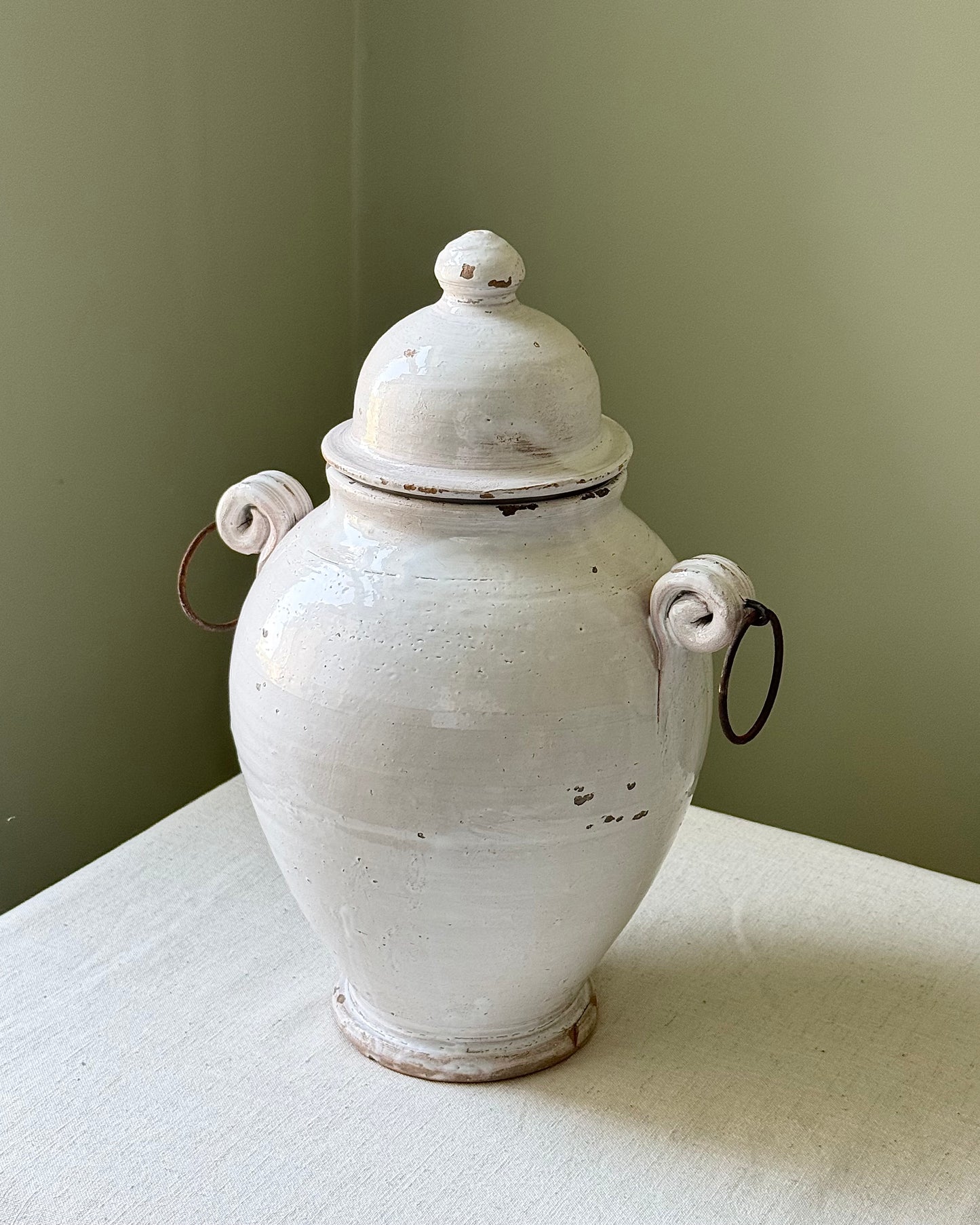 Medium White-Glaze Puglian Jar