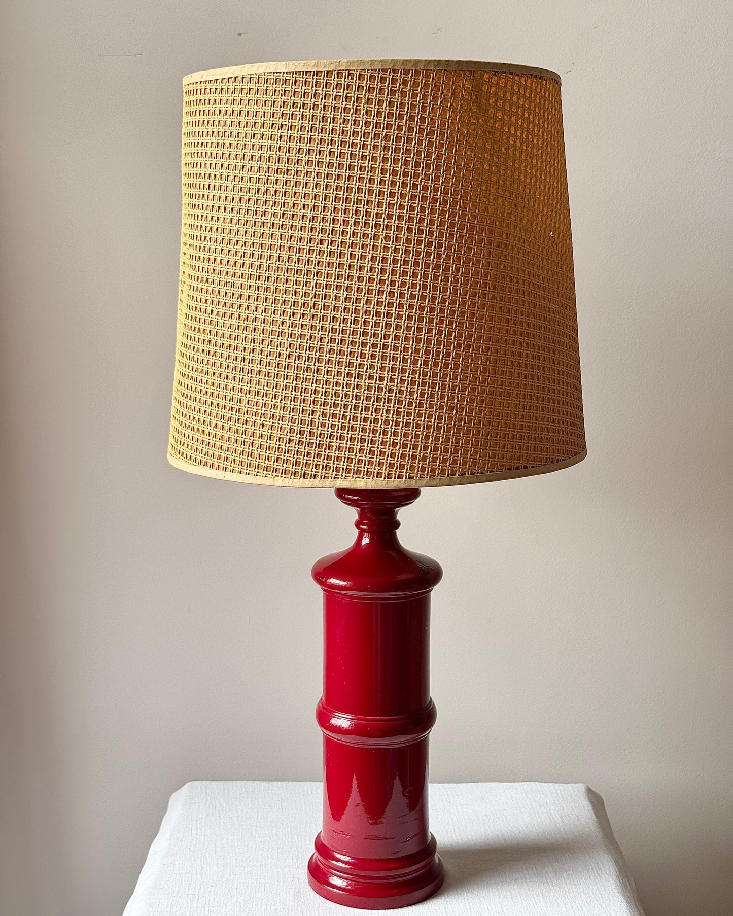 Italian Red Lacquered Turned Wood Table Lamp, c.1960