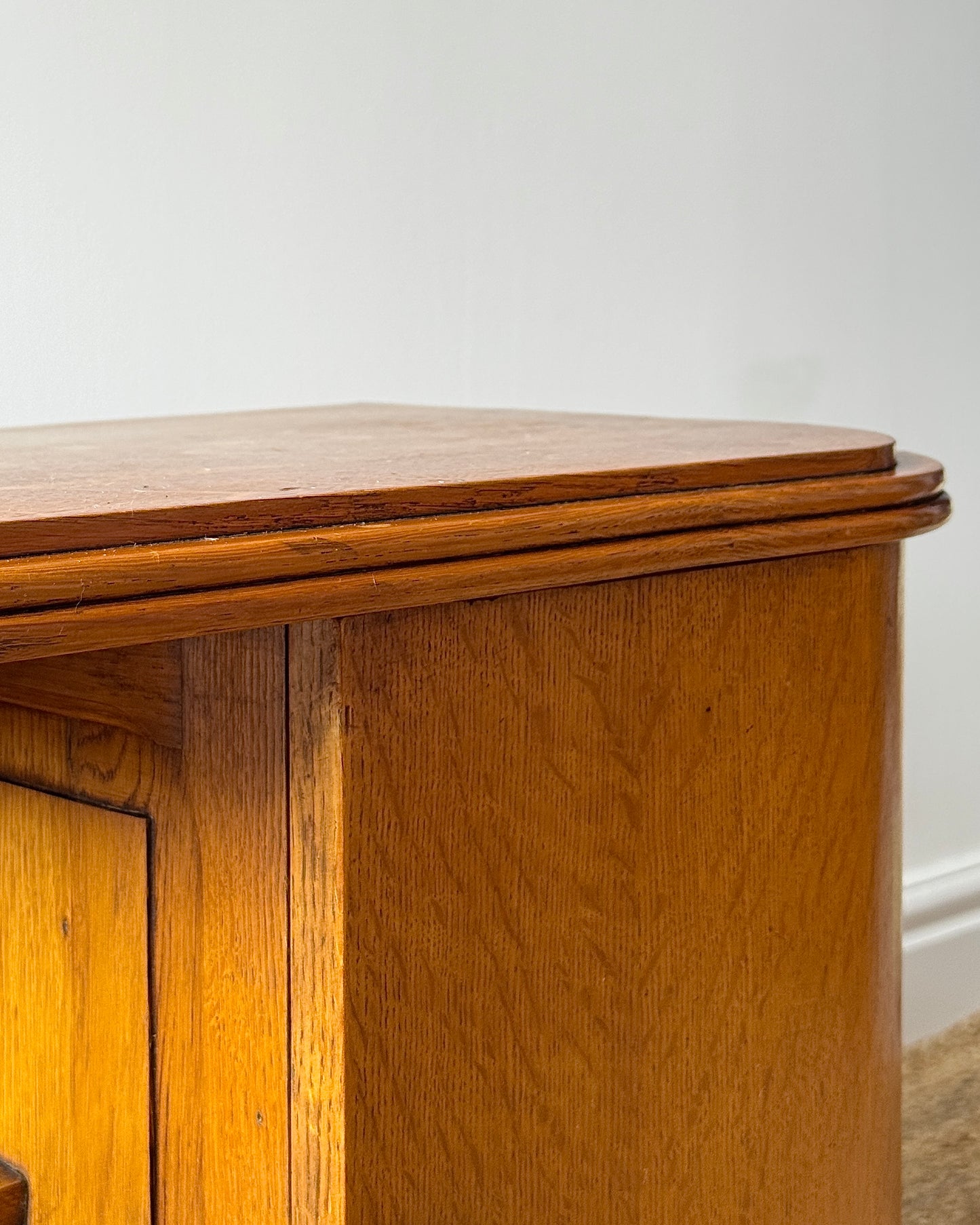 Pair of French Art Deco Oak Bedside Tables c.1930s