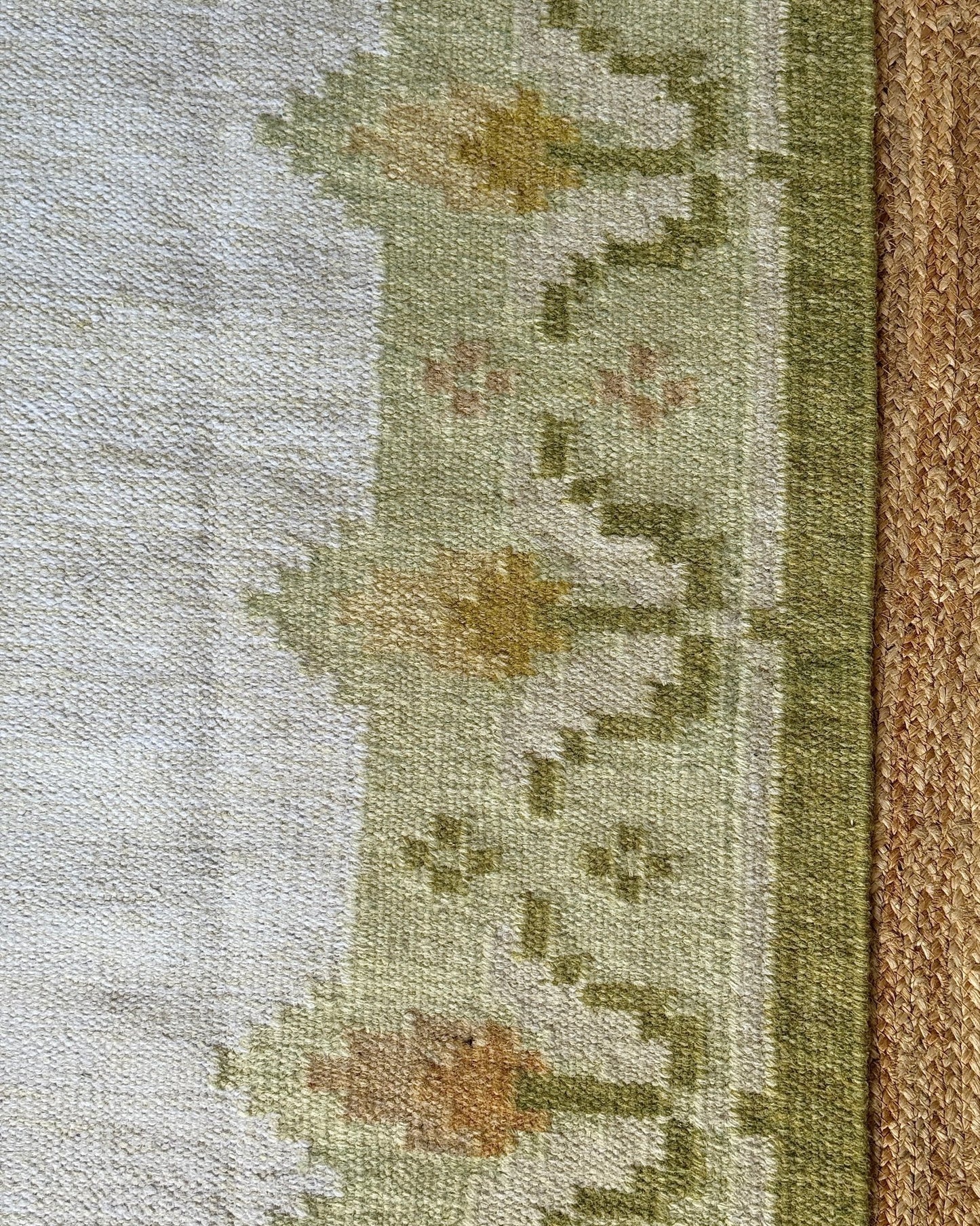 Swedish Tulip Wool Handwoven Rollakan Rug - Club Sourced