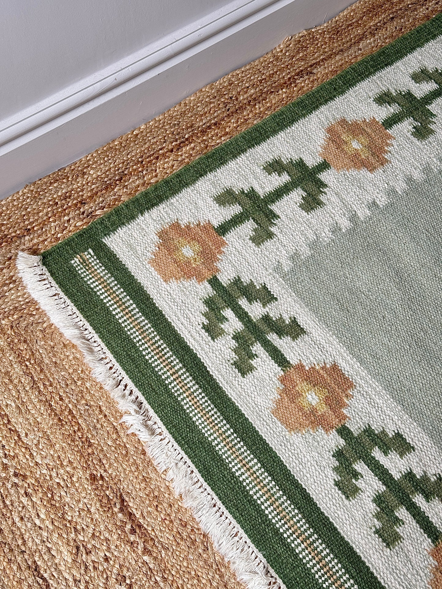Green Swedish Wool Röllakan Flatweave Rug with Floral Border