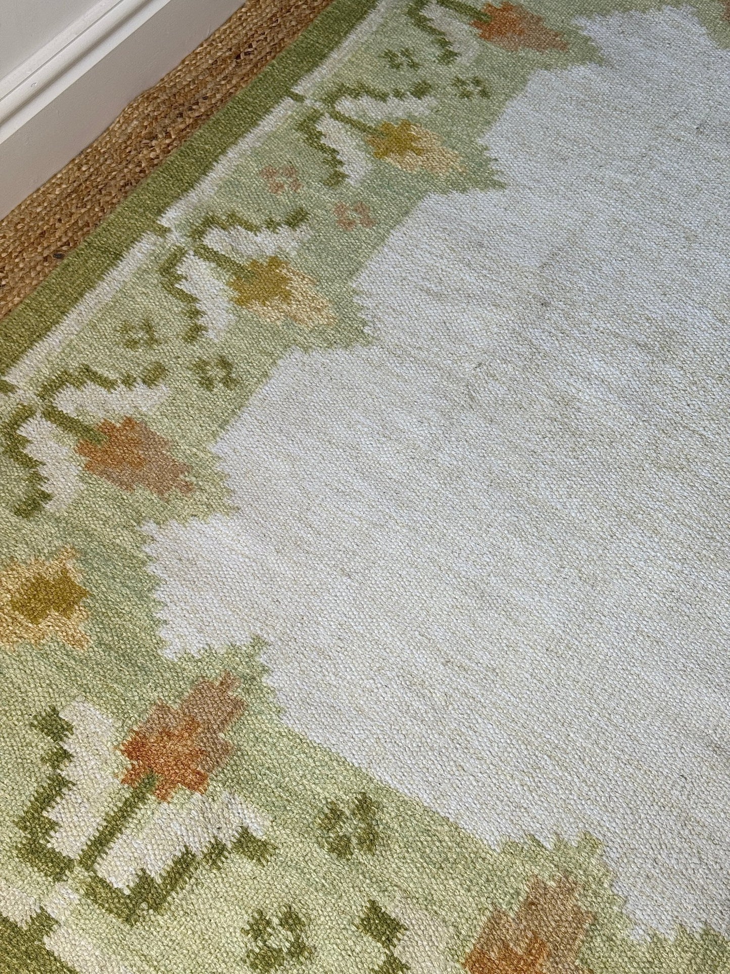 Swedish Tulip Wool Handwoven Rollakan Rug - Club Sourced