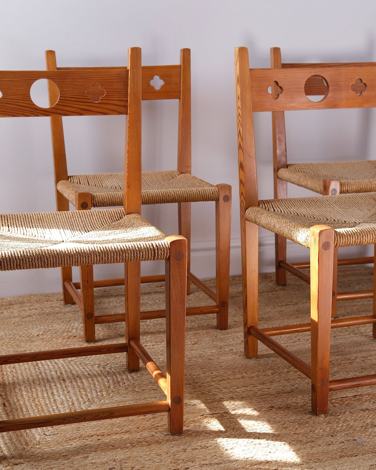 Set of 4 Swedish Pine Quatrefoil Dining Chairs, circa. 1970s