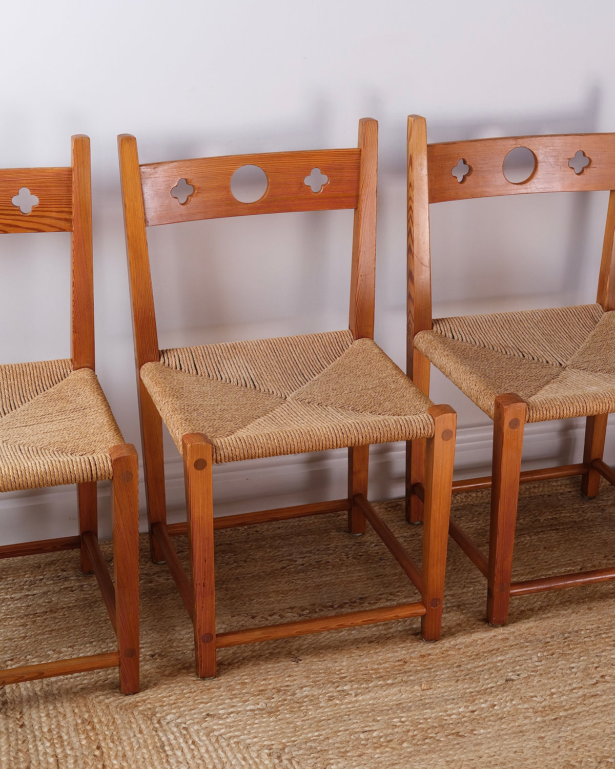 Set of 4 Swedish Pine Quatrefoil Dining Chairs, circa. 1970s
