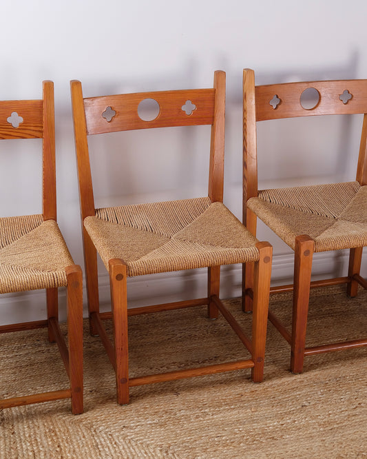 Set of 4 Swedish Pine Quatrefoil Dining Chairs, circa. 1970s