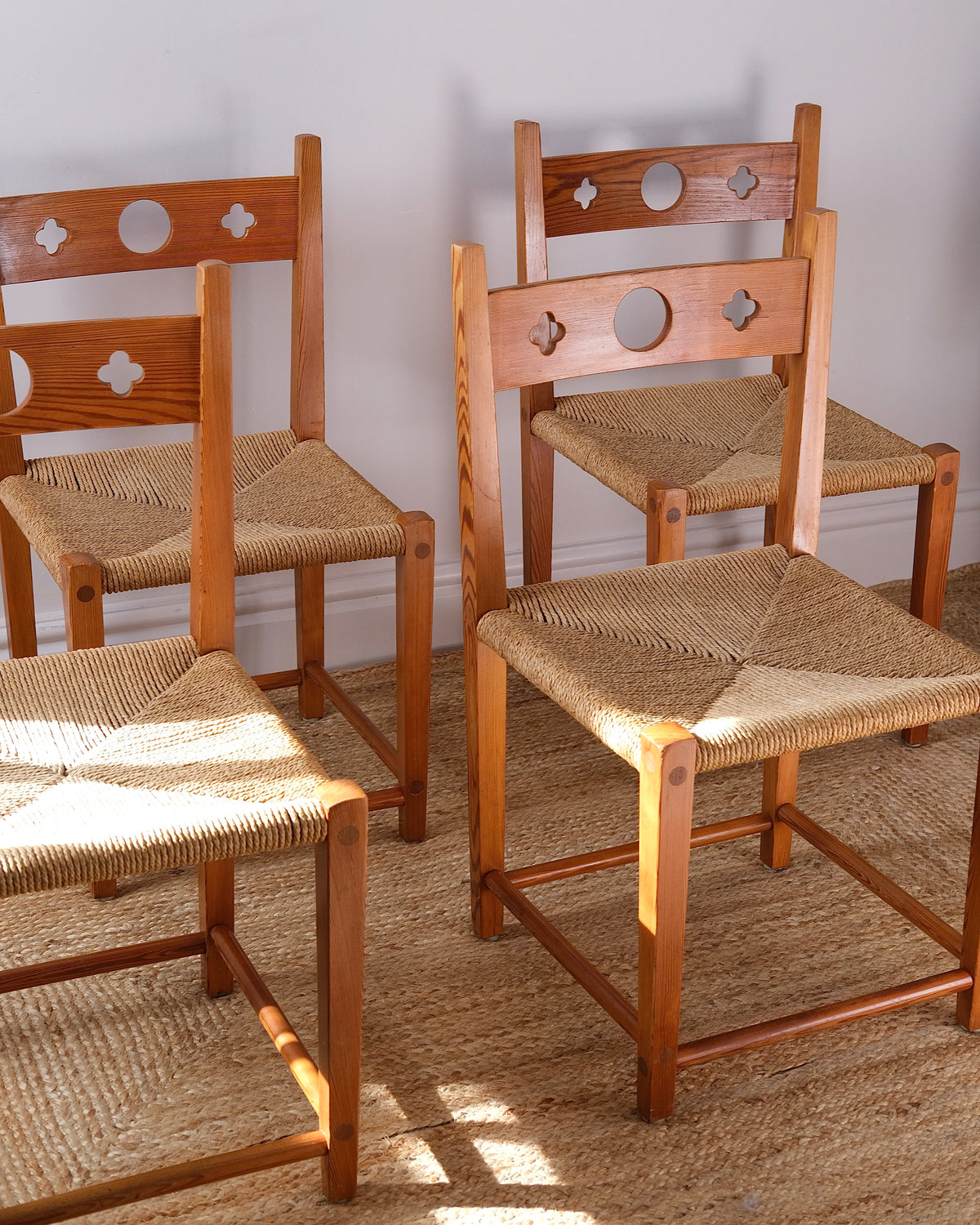 Set of 4 Swedish Pine Quatrefoil Dining Chairs, circa. 1970s