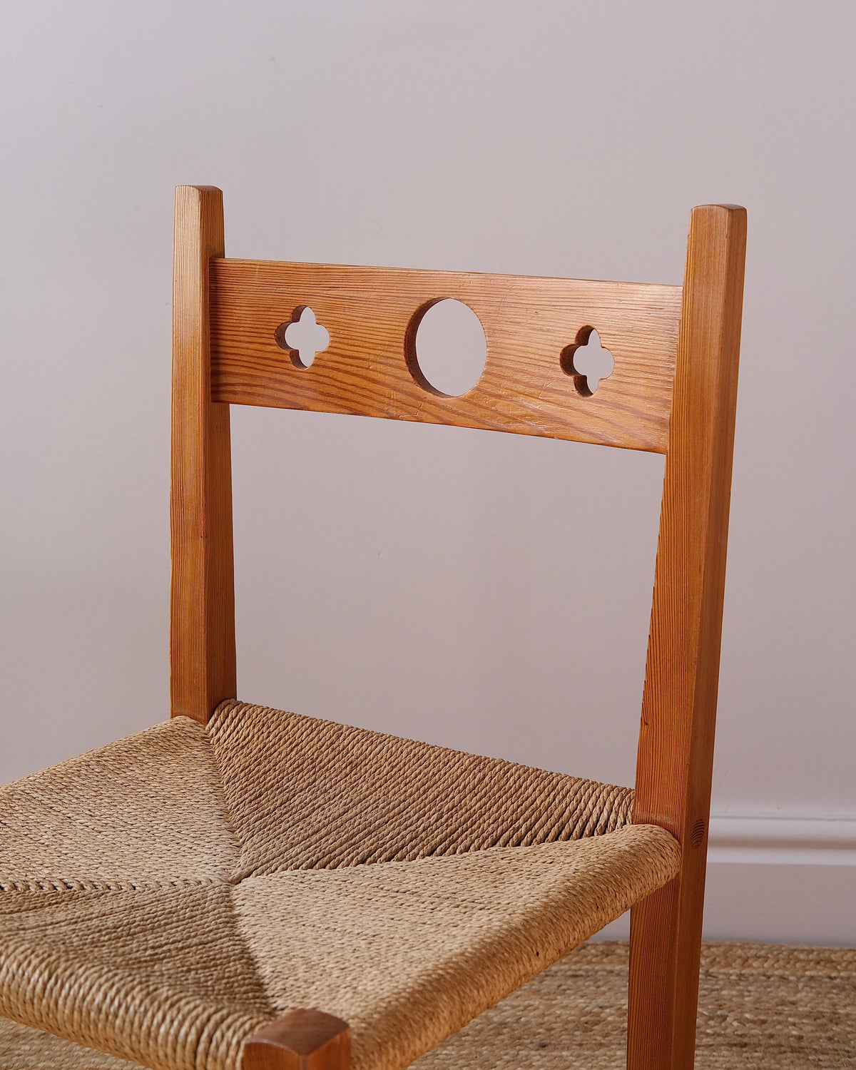 Set of 4 Swedish Pine Quatrefoil Dining Chairs, circa. 1970s