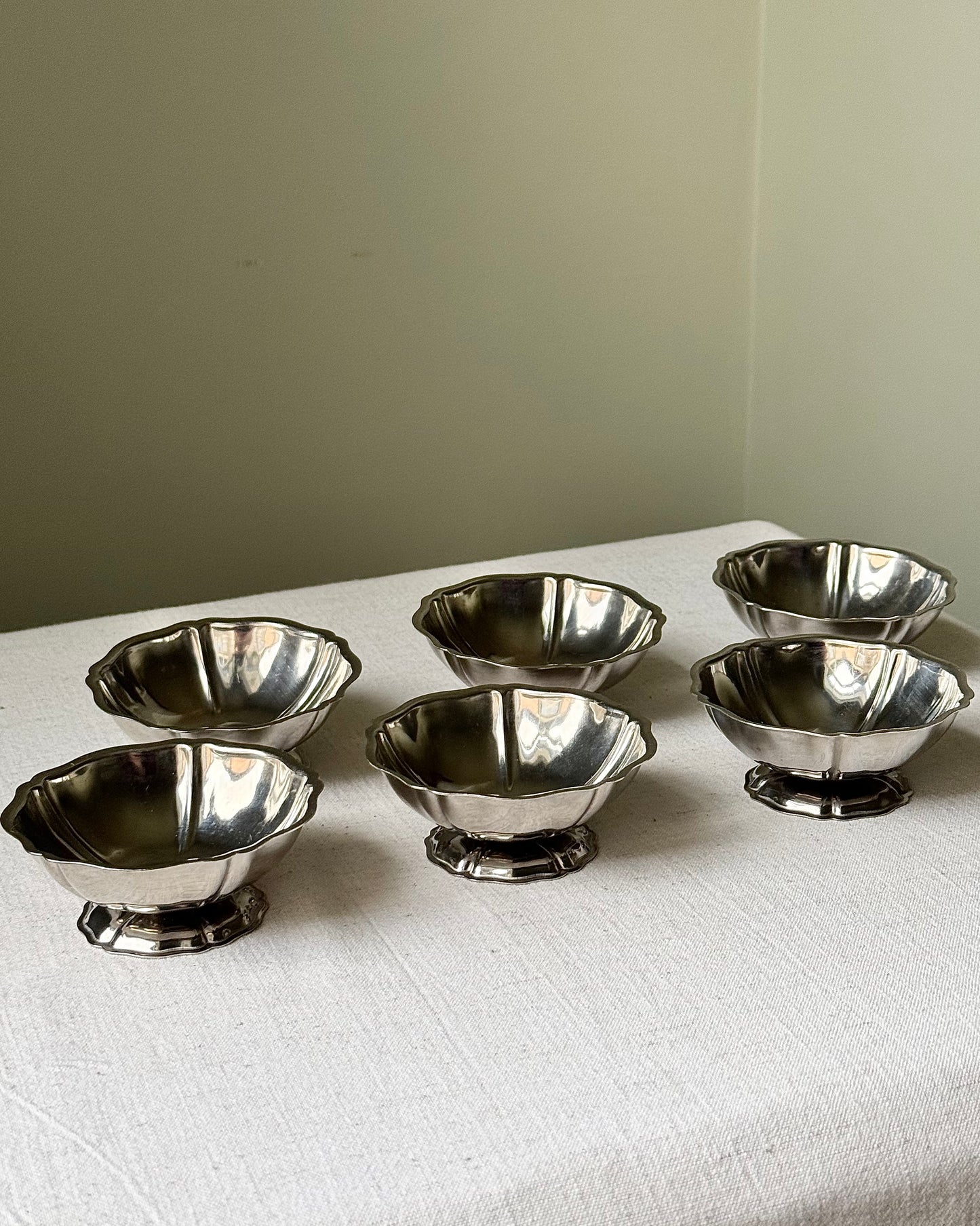 Set of 6 French 1970’s Stainless Steel Dessert Bowls