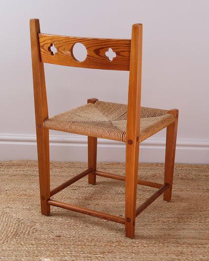 Set of 4 Swedish Pine Quatrefoil Dining Chairs, circa. 1970s
