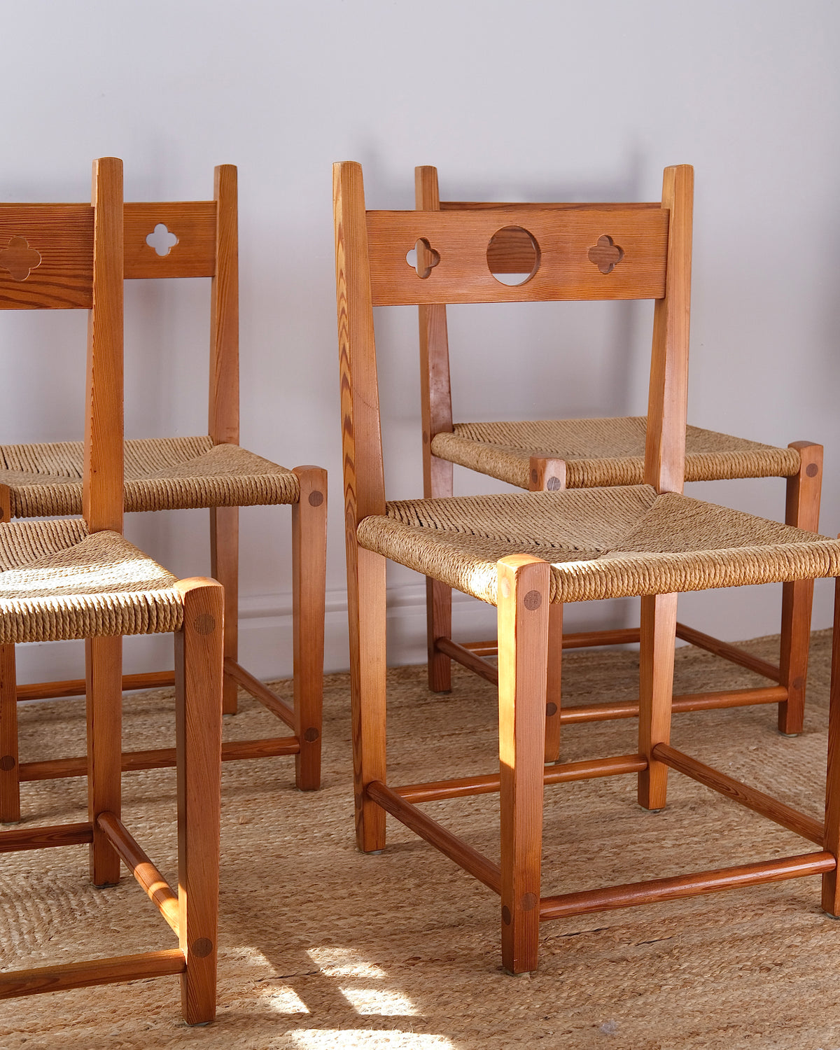 Set of 4 Swedish Pine Quatrefoil Dining Chairs, circa. 1970s