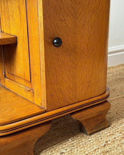 Pair of French Art Deco Oak Bedside Tables c.1930s