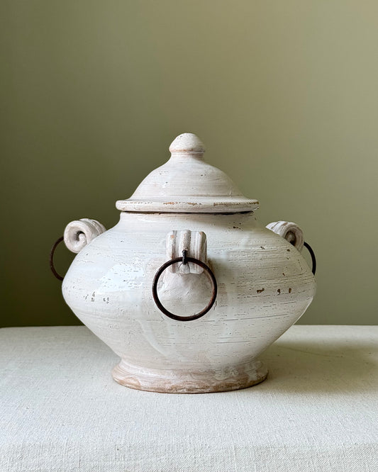 Short Bulbous White-Glaze Puglian Jar