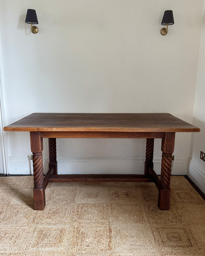 Danish Mid-Century Oak 6 Seater Dining Table with Carved Legs