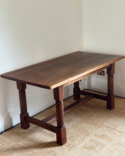 Danish Mid-Century Oak 6 Seater Dining Table with Carved Legs